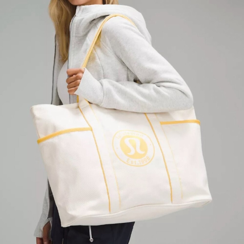 Lululemon Daily Multi Pocket Canvas Tote 20L Utility Yellow White Cream